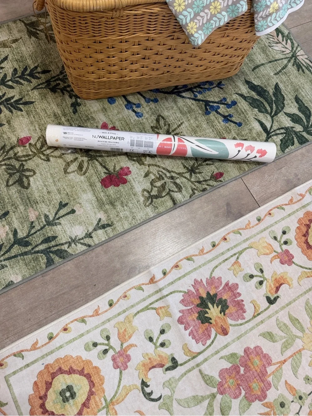 New Brewster Home Fashions NUWallpaper Bohemian Floral Peel & Stick Wallpaper